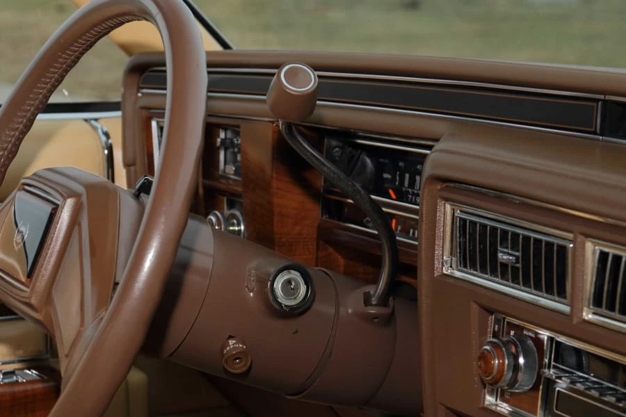 1986 Cadillac Fleetwood - Image 24 of 29