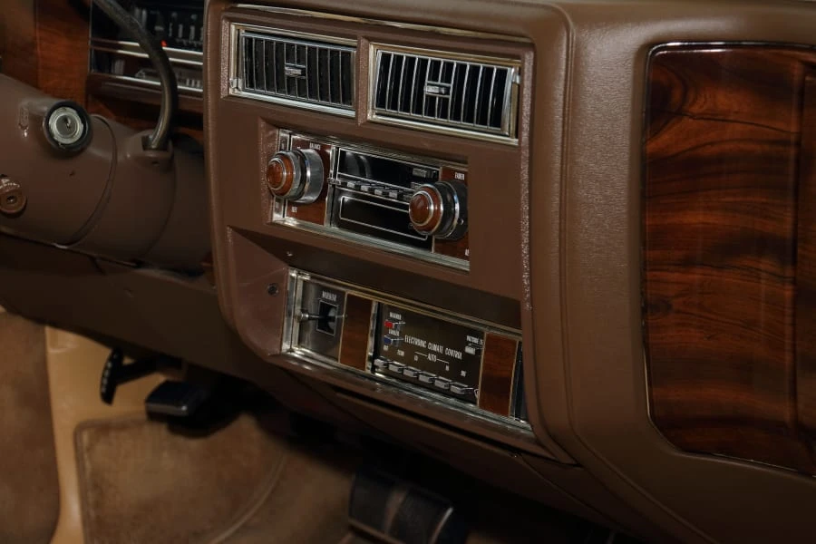 1986 Cadillac Fleetwood - Image 19 of 29