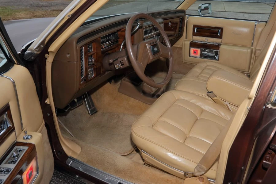 1986 Cadillac Fleetwood - Image 17 of 29