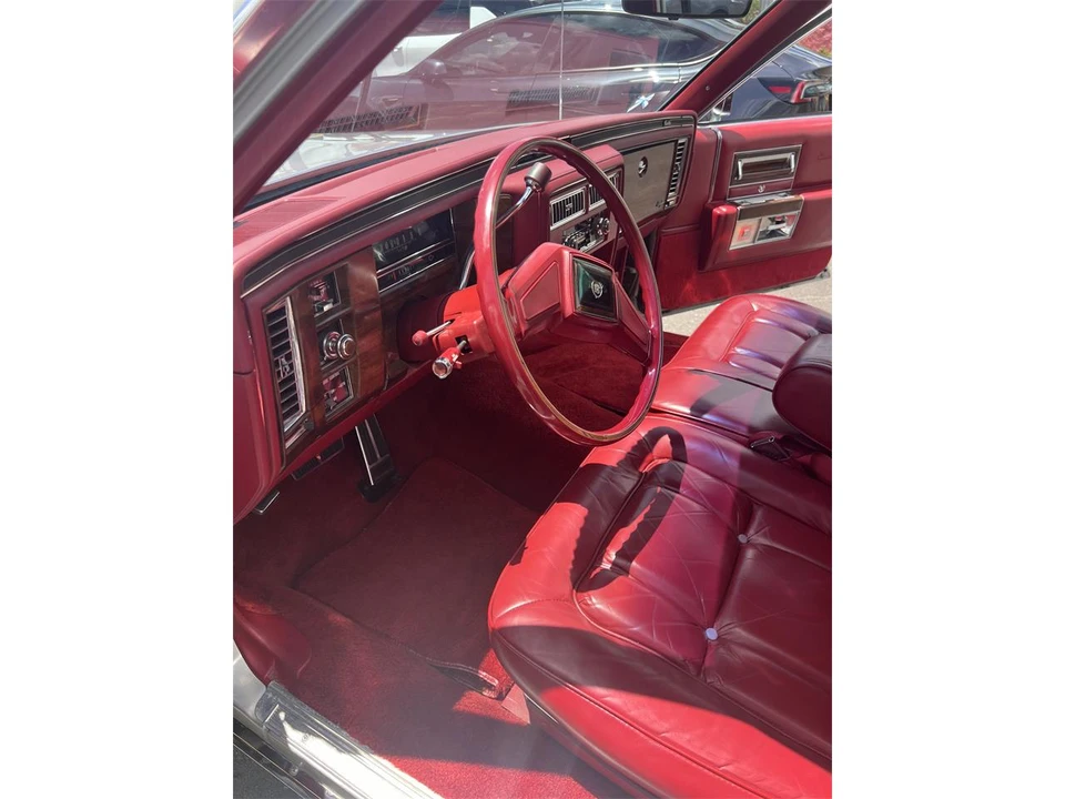 1986 Cadillac Fleetwood - Image 11 of 23