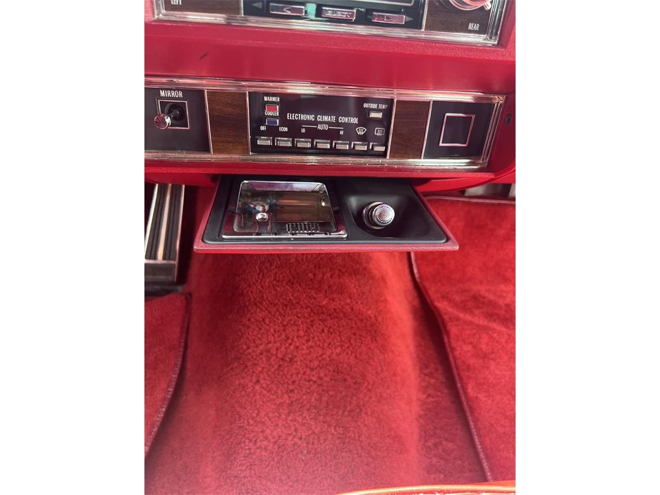 1986 Cadillac Fleetwood - Image 15 of 23