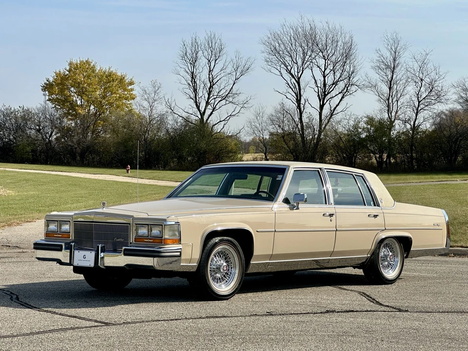1986 Cadillac Brougham - Image 5 of 31