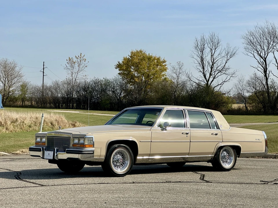 1986 Cadillac Brougham - Image 6 of 31