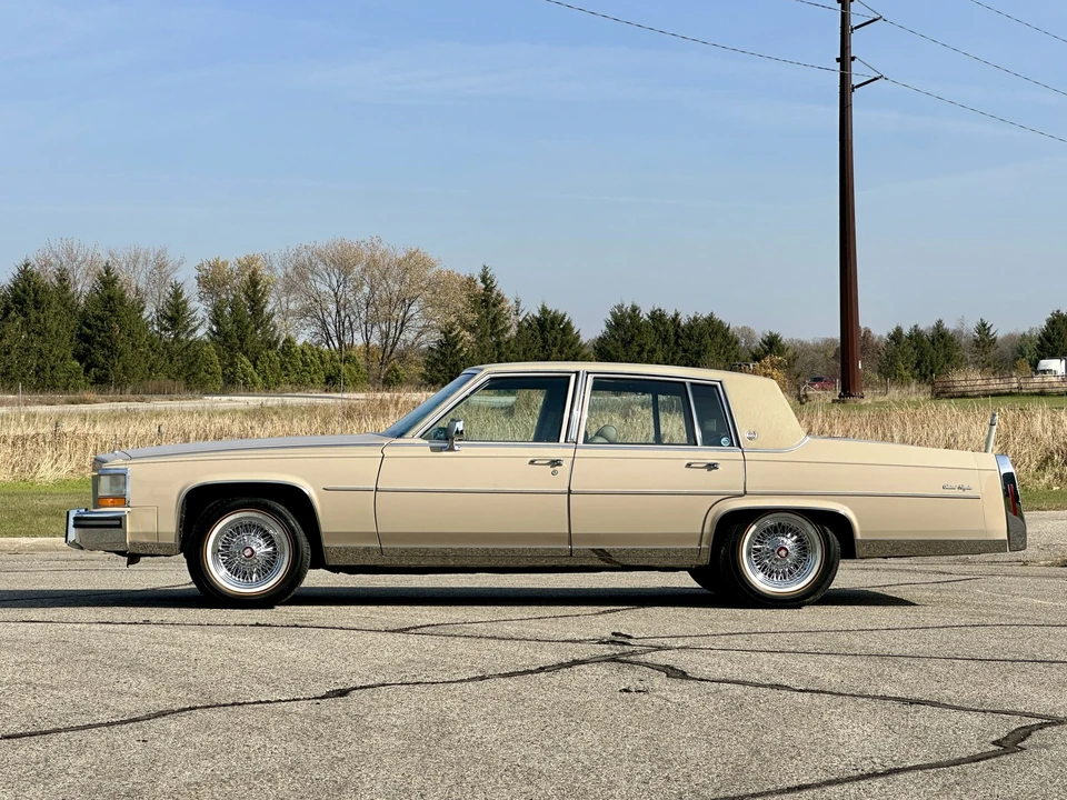 1986 Cadillac Brougham - Image 8 of 31