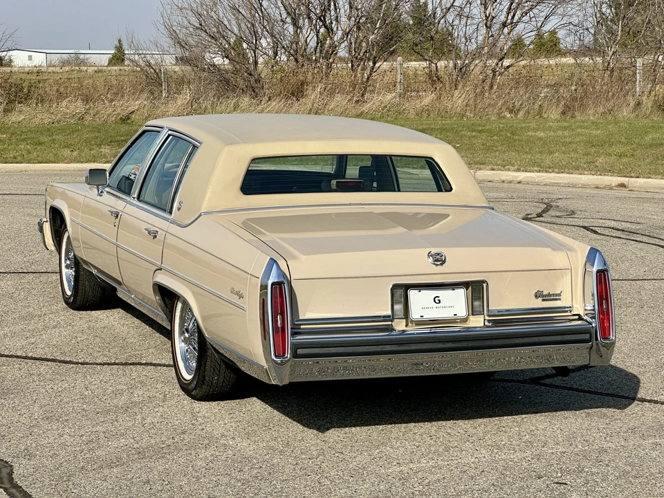 1986 Cadillac Brougham - Image 12 of 31