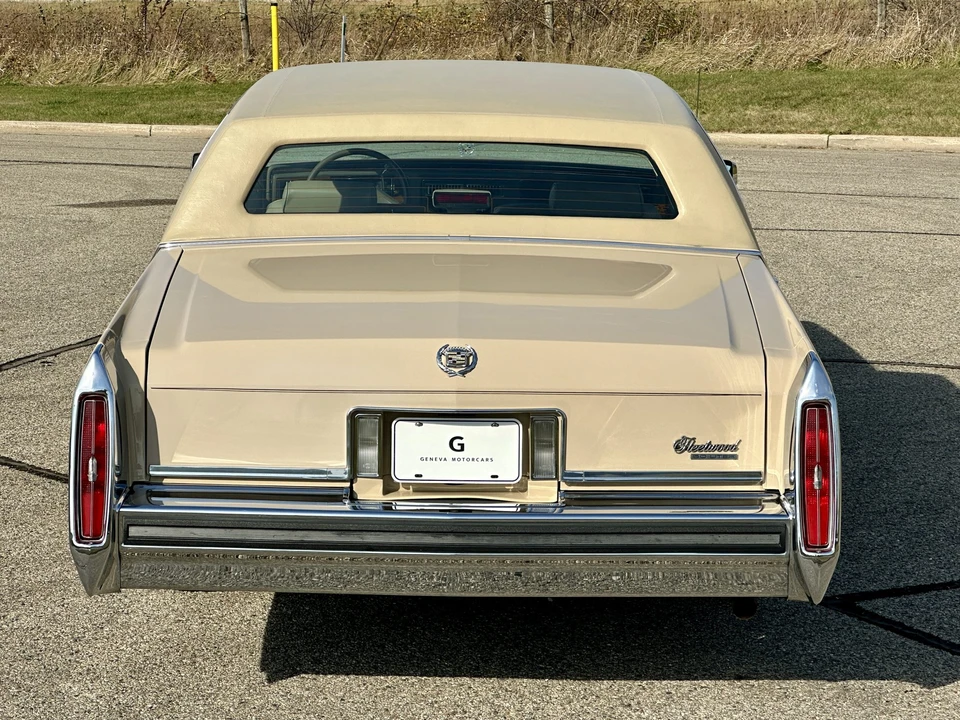 1986 Cadillac Brougham - Image 13 of 31