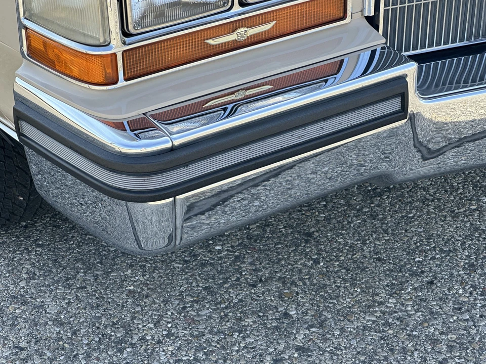1986 Cadillac Brougham - Image 18 of 31