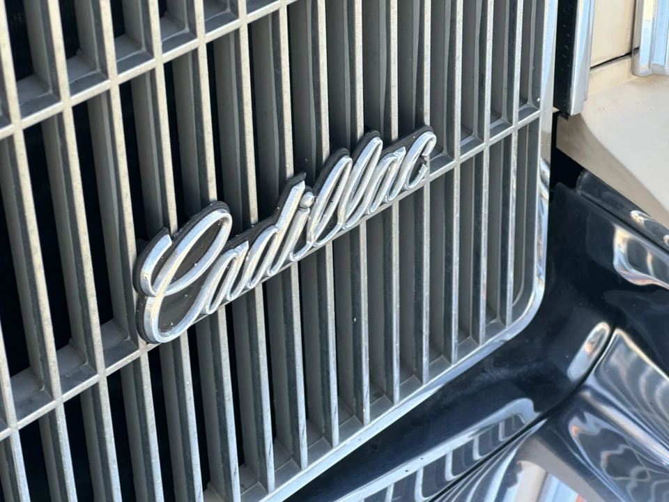1986 Cadillac Brougham - Image 20 of 31