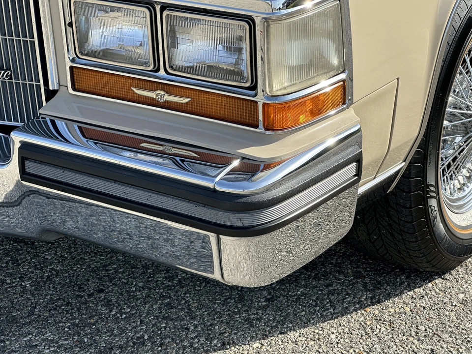 1986 Cadillac Brougham - Image 22 of 31