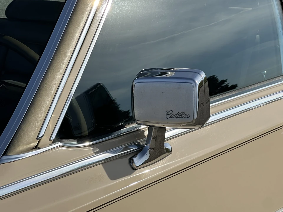 1986 Cadillac Brougham - Image 28 of 31