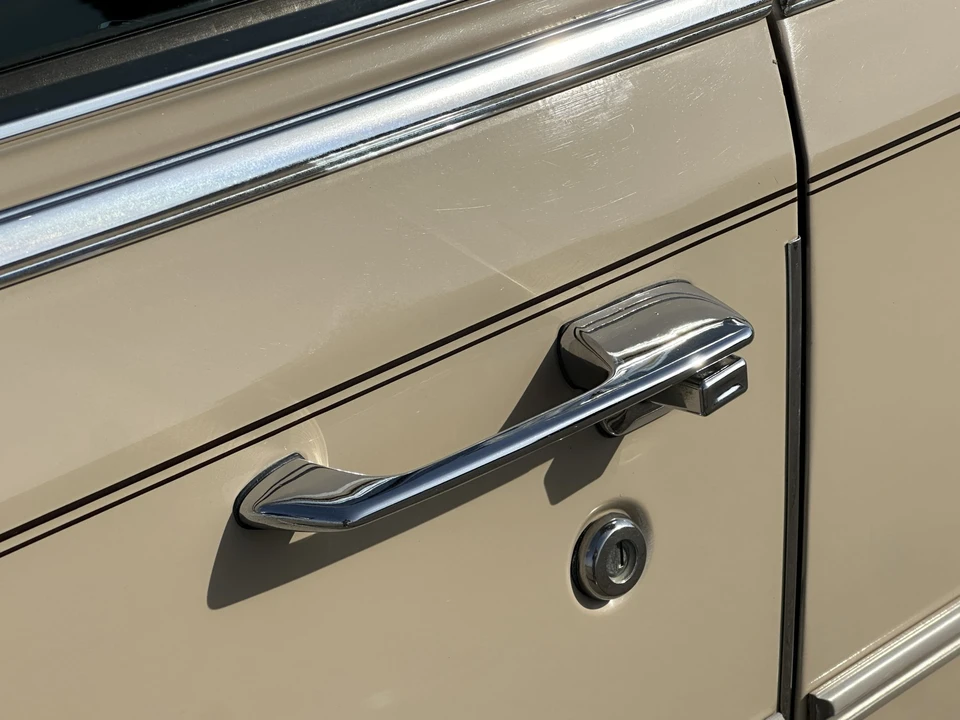 1986 Cadillac Brougham - Image 29 of 31