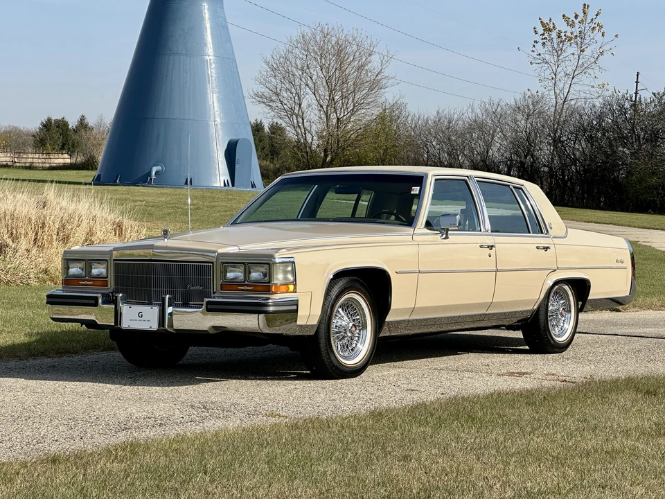 1986 Cadillac Brougham - Image 4 of 31