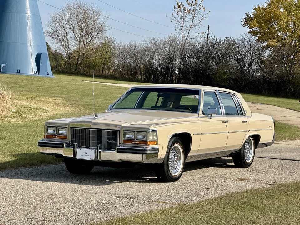 1986 Cadillac Brougham - Image 3 of 31