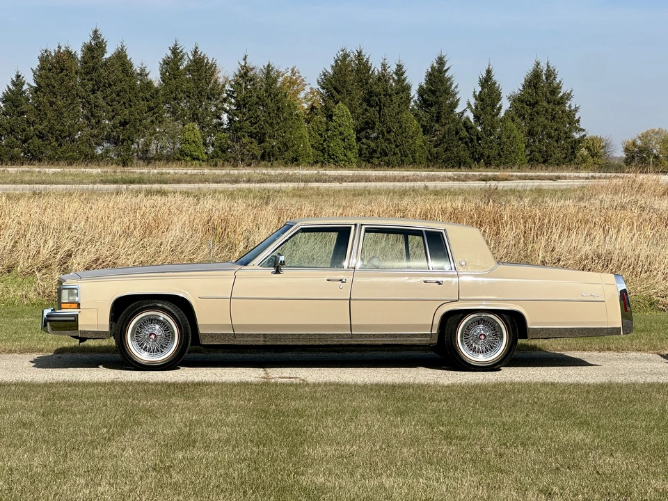 1986 Cadillac Brougham - Image 7 of 31