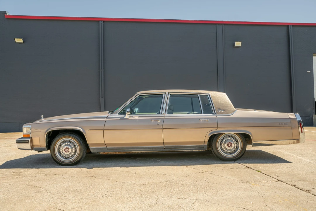 1986 Cadillac Brougham - Image 6 of 31