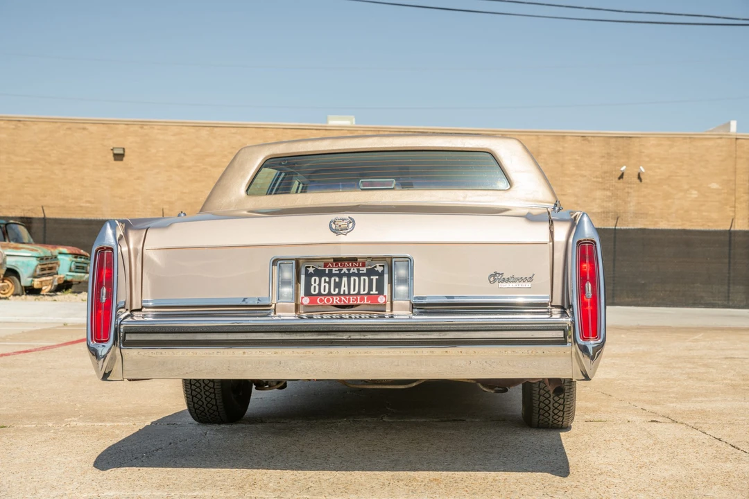 1986 Cadillac Brougham - Image 13 of 31