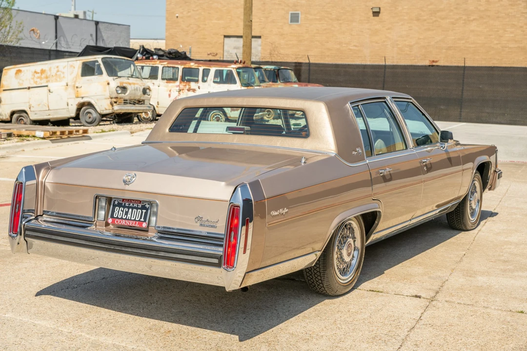 1986 Cadillac Brougham - Image 10 of 31