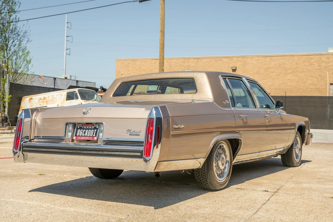 1986 Cadillac Brougham - Image 11 of 31