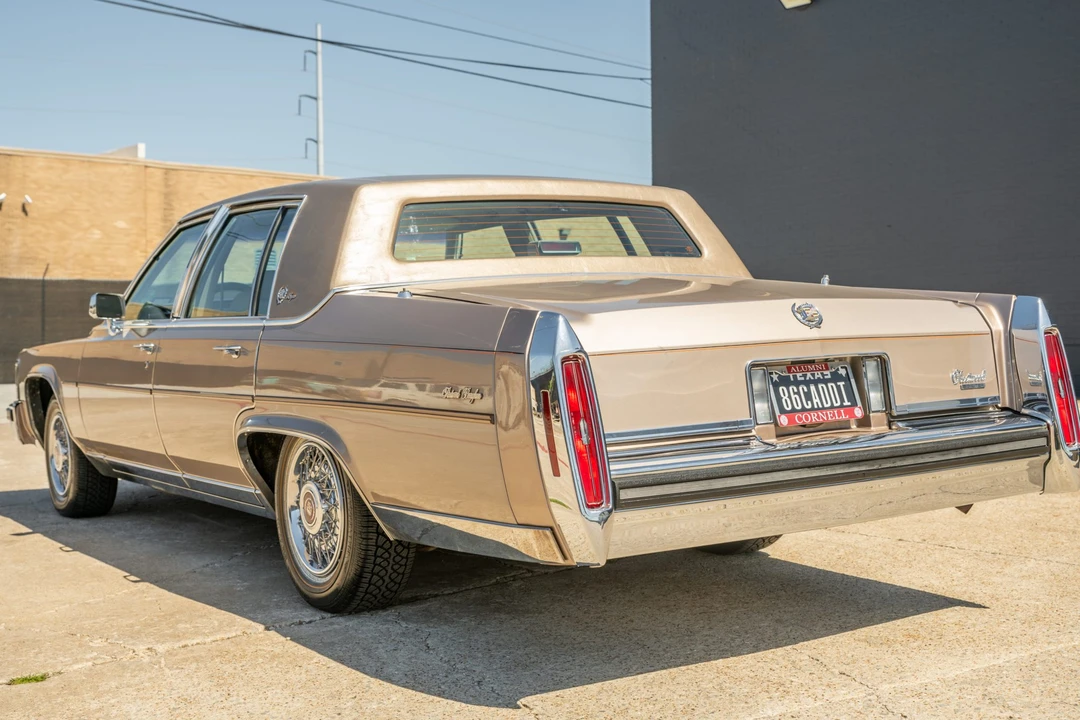 1986 Cadillac Brougham - Image 8 of 31