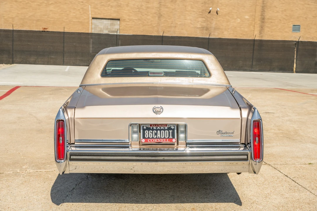 1986 Cadillac Brougham - Image 14 of 31