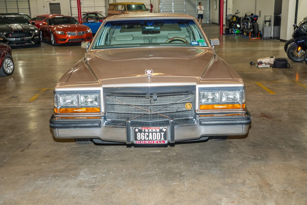 1986 Cadillac Brougham - Image 26 of 31