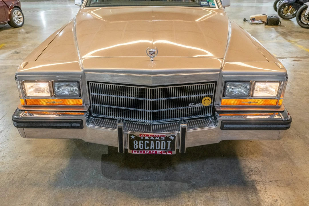 1986 Cadillac Brougham - Image 31 of 31