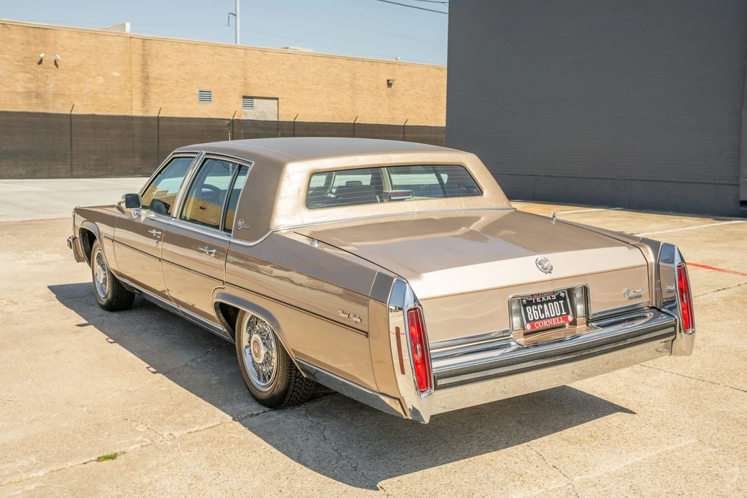 1986 Cadillac Brougham - Image 7 of 31