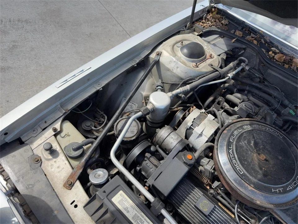 1986 Cadillac DeVille 6th Gen - Image 16 of 31