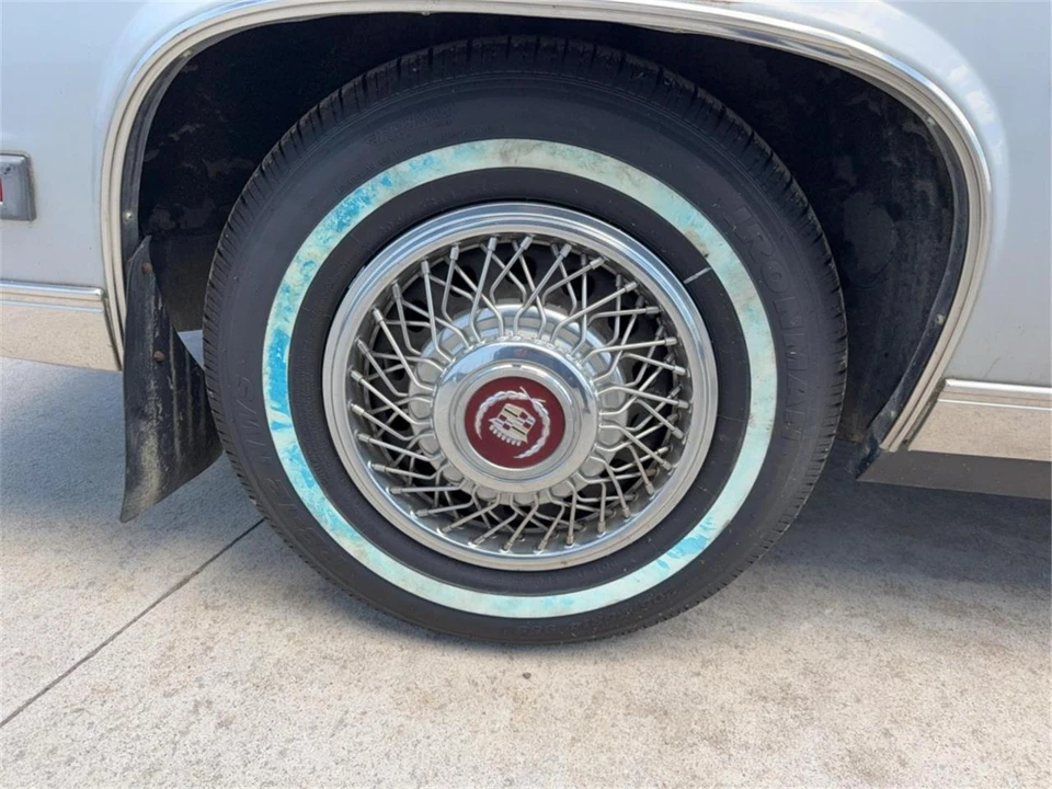 1986 Cadillac DeVille 6th Gen - Image 11 of 31