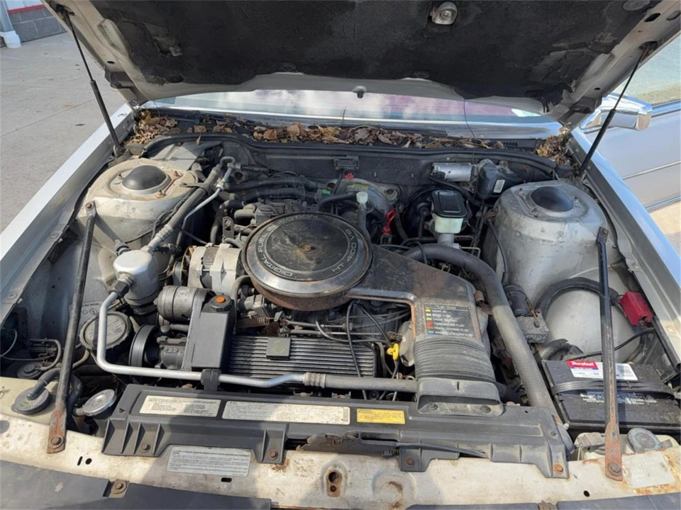 1986 Cadillac DeVille 6th Gen - Image 13 of 31