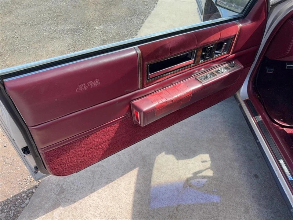1986 Cadillac DeVille 6th Gen - Image 18 of 31