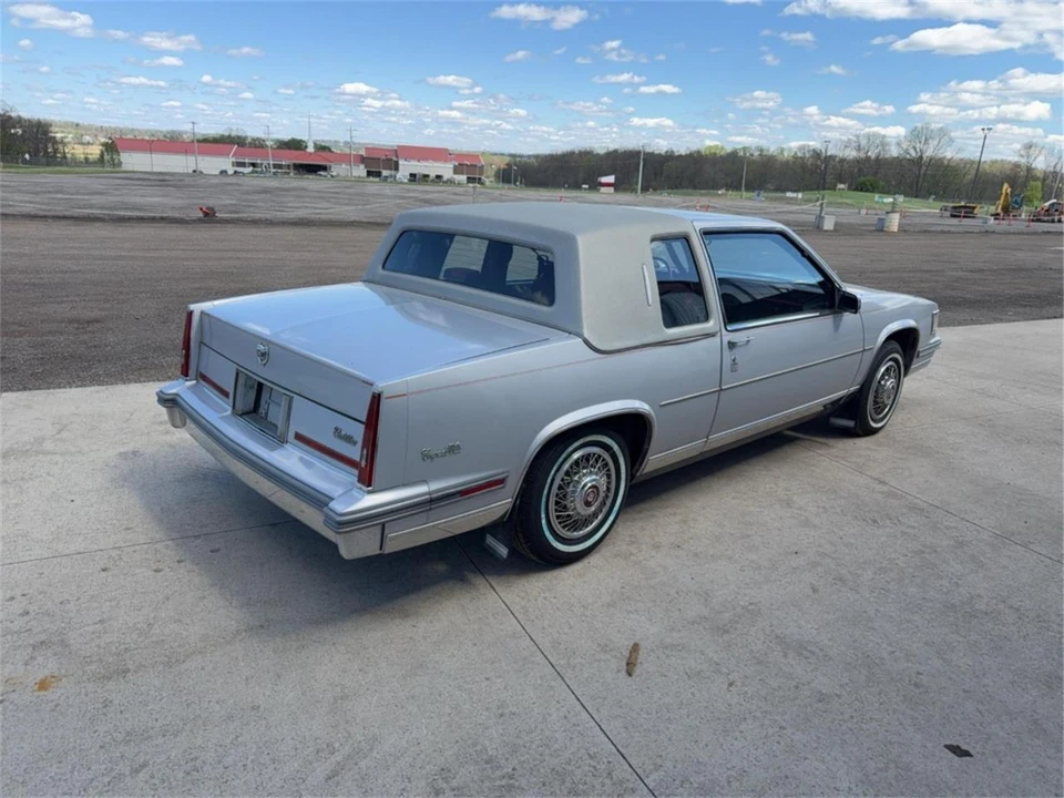 1986 Cadillac DeVille 6th Gen - Image 3 of 31