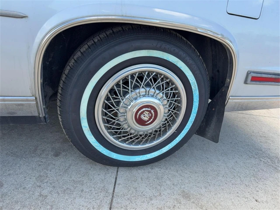 1986 Cadillac DeVille 6th Gen - Image 5 of 31