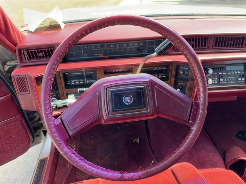 1986 Cadillac DeVille 6th Gen - Image 23 of 31