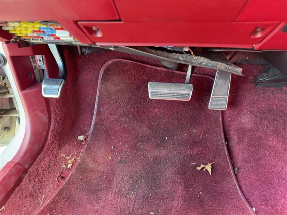 1986 Cadillac DeVille 6th Gen - Image 22 of 31