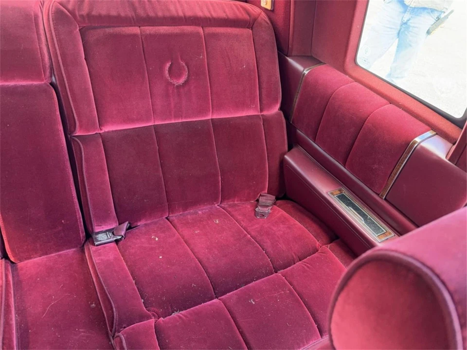 1986 Cadillac DeVille 6th Gen - Image 28 of 31