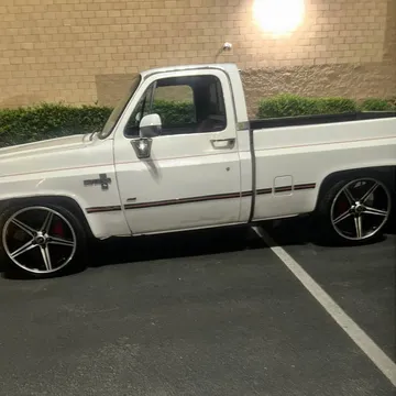 1986 Chevrolet C10 Silverado Square Body Single Cap