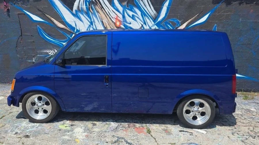 1986 Chevrolet Astro - Image 2 of 4