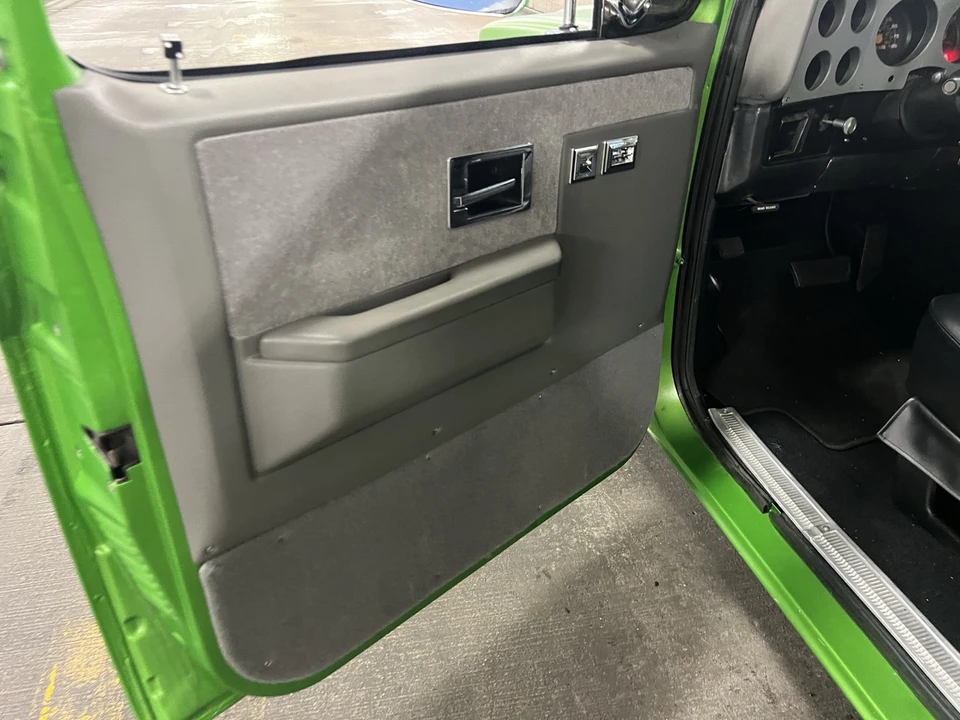1986 Chevrolet K5 Blazer 2nd Gen - Image 6 of 20