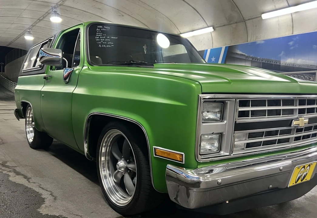 1986 Chevrolet K5 Blazer 2nd Gen - Image 2 of 20