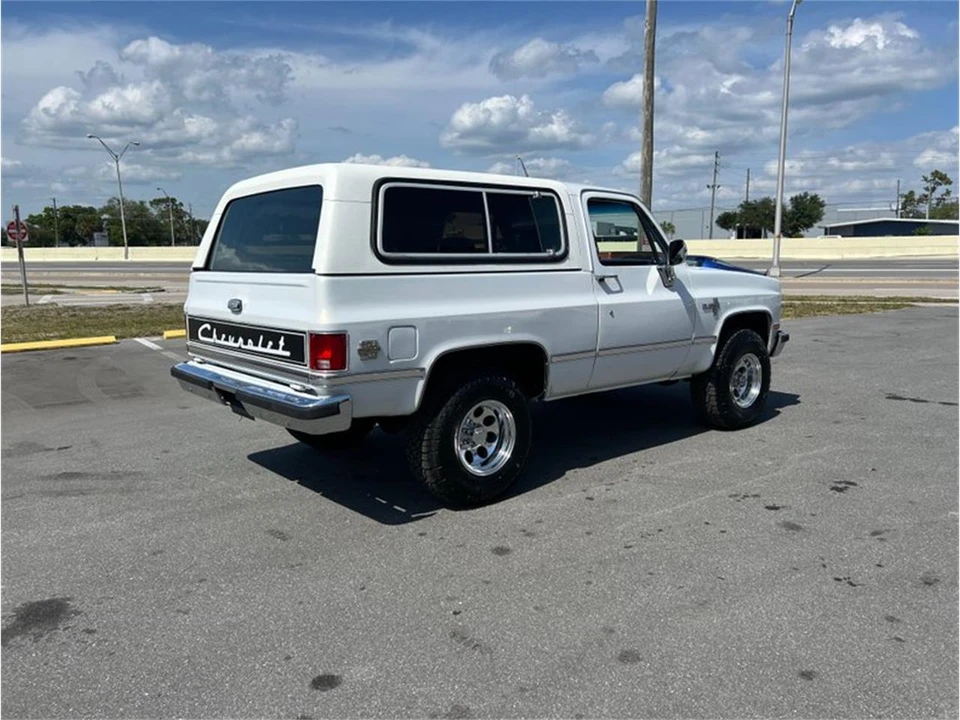 1986 Chevrolet K5 Blazer 2nd Gen - Image 5 of 30