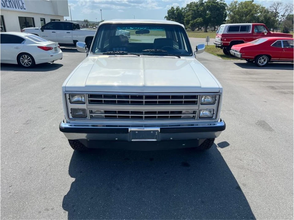 1986 Chevrolet K5 Blazer 2nd Gen - Image 9 of 30