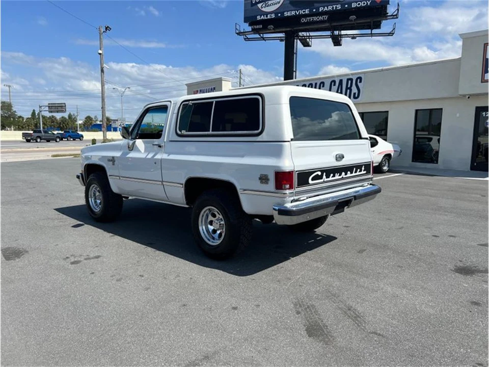 1986 Chevrolet K5 Blazer 2nd Gen - Image 3 of 30