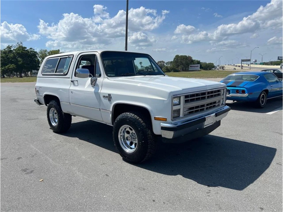1986 Chevrolet K5 Blazer 2nd Gen - Image 7 of 30
