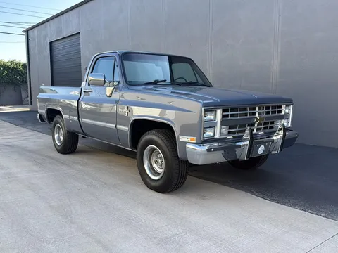 1986 Chevrolet C-10 Regular Cab 2WD