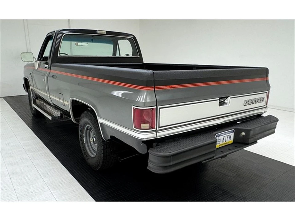 1986 Chevrolet C/K 3rd Gen - Image 3 of 31