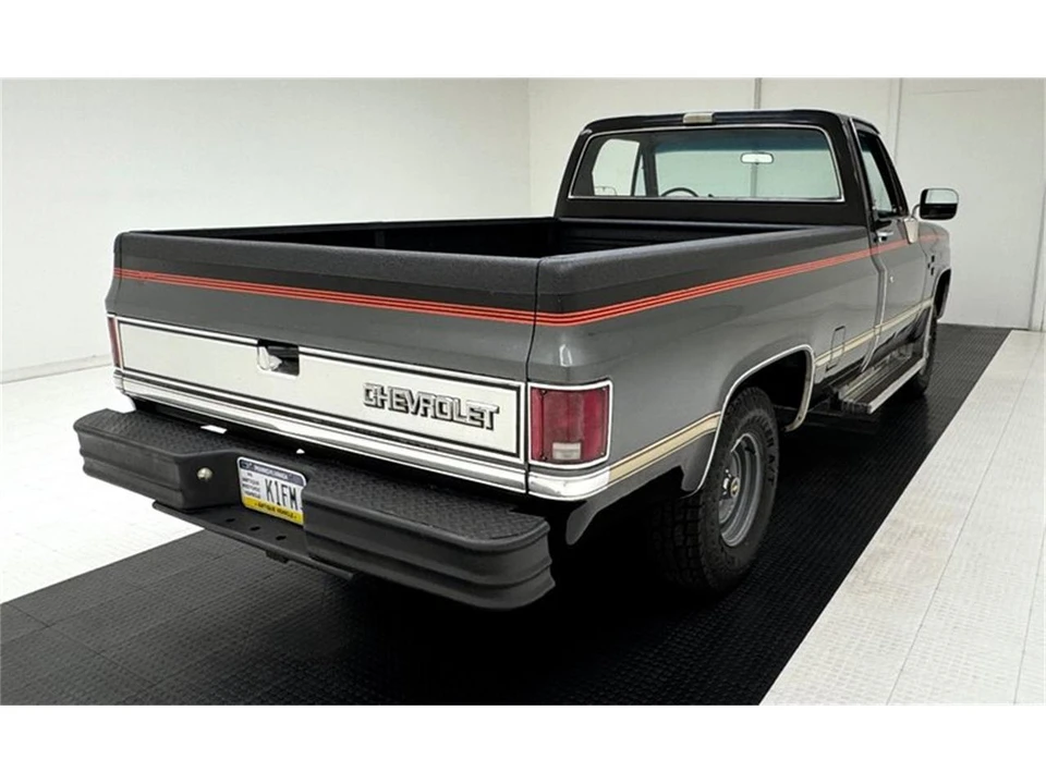 1986 Chevrolet C/K 3rd Gen - Image 5 of 31