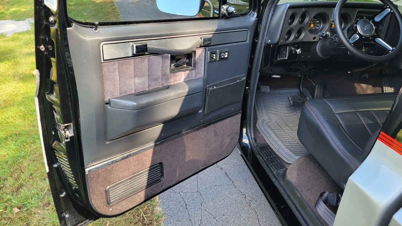 1986 Chevrolet C/K 3rd Gen - Image 9 of 15