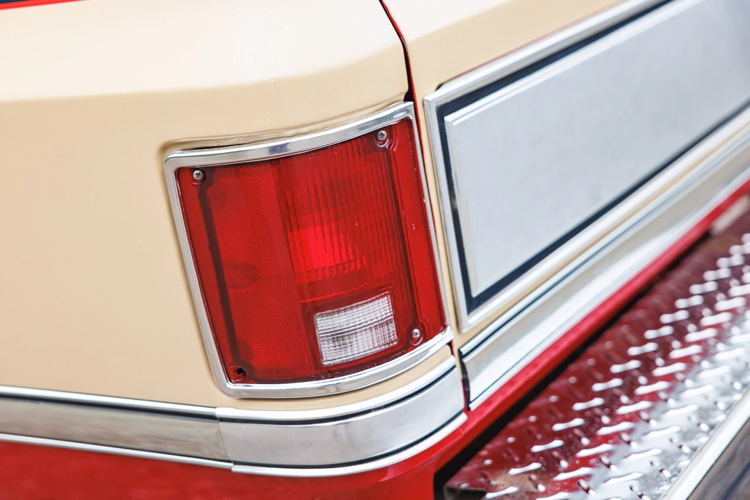 1986 Chevrolet Silverado - Image 26 of 31