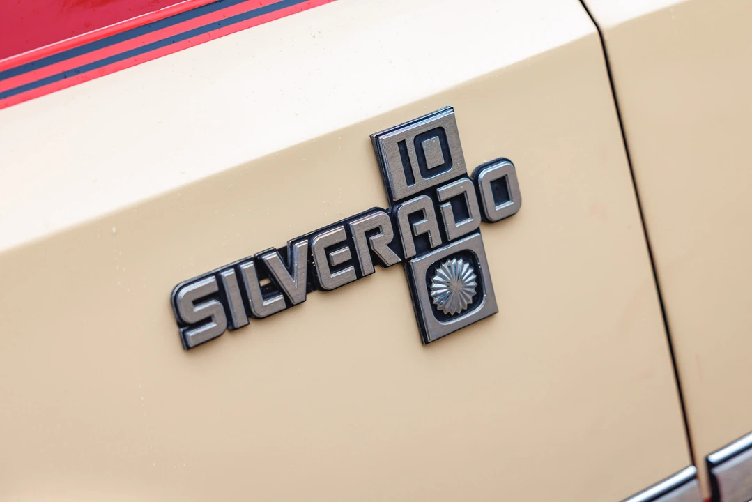 1986 Chevrolet Silverado - Image 16 of 31